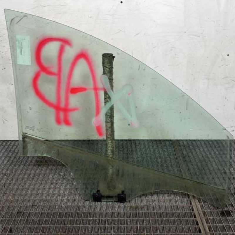 Vitre avant gauche DACIA SANDERO 2 Photo n°4