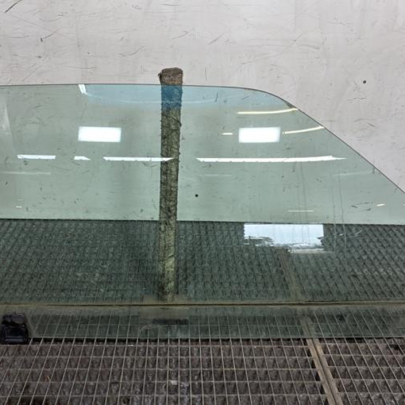 Vitre avant droit VOLKSWAGEN GOLF 4 Photo n°1