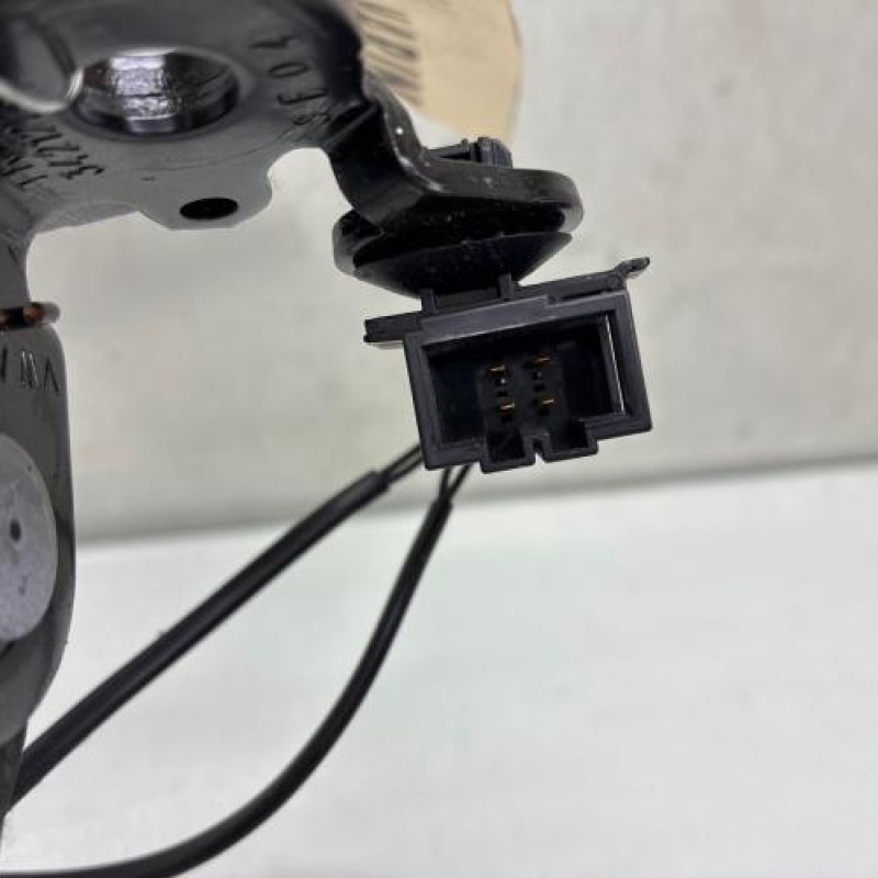 Attache ceinture arriere gauche AUDI Q2 Photo n°4