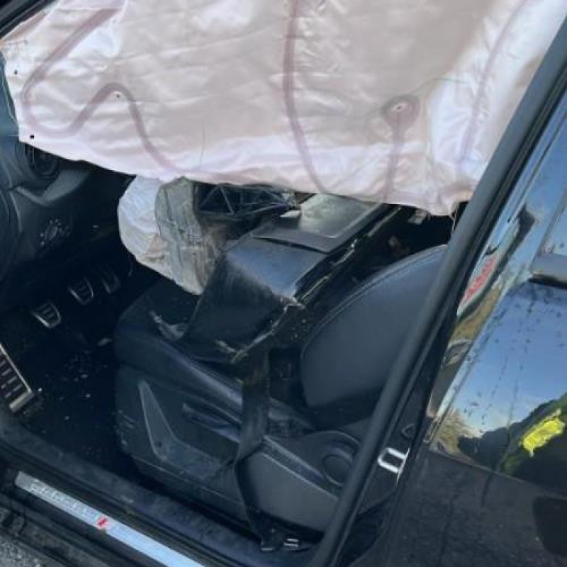 Attache ceinture arriere gauche AUDI Q2 Photo n°9