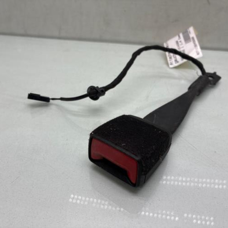 Attache ceinture avant gauche AUDI Q2 Photo n°1