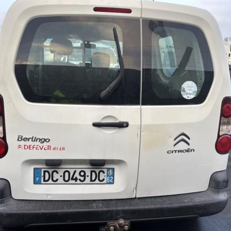 Attache ceinture centrale avant CITROEN BERLINGO 2 Photo n°19