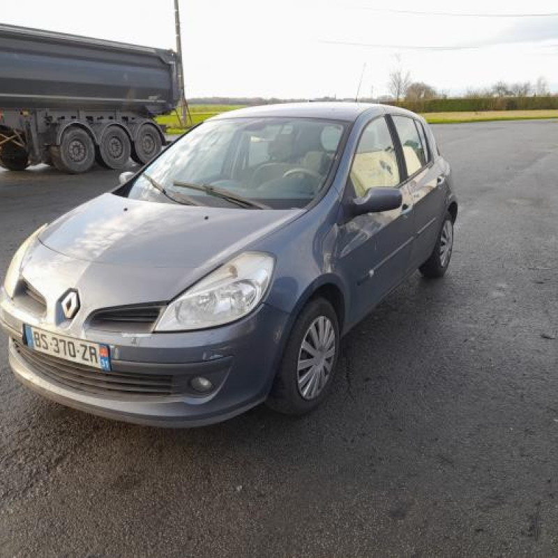 Absorbeur de pare choc arriere RENAULT CLIO 3 Photo n°4