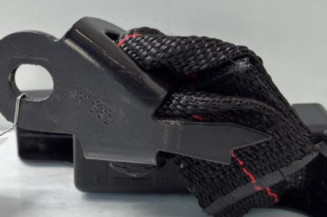 Attache ceinture arriere droit RENAULT CLIO 3