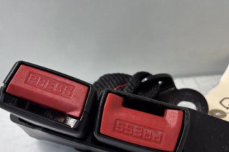 Attache ceinture arriere droit RENAULT CLIO 3