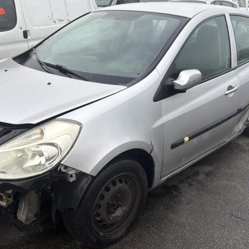 Attache ceinture arriere droit RENAULT CLIO 3 Photo n°4