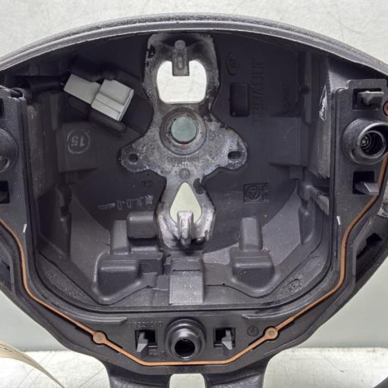 Volant RENAULT CLIO 3 Photo n°2
