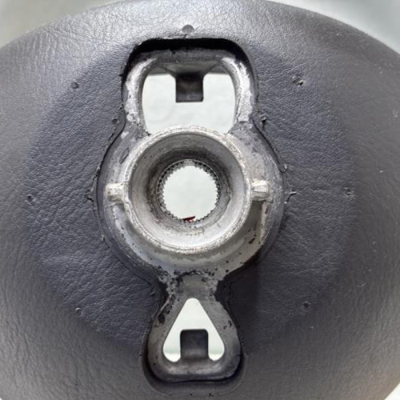 Volant RENAULT CLIO 3 Photo n°4