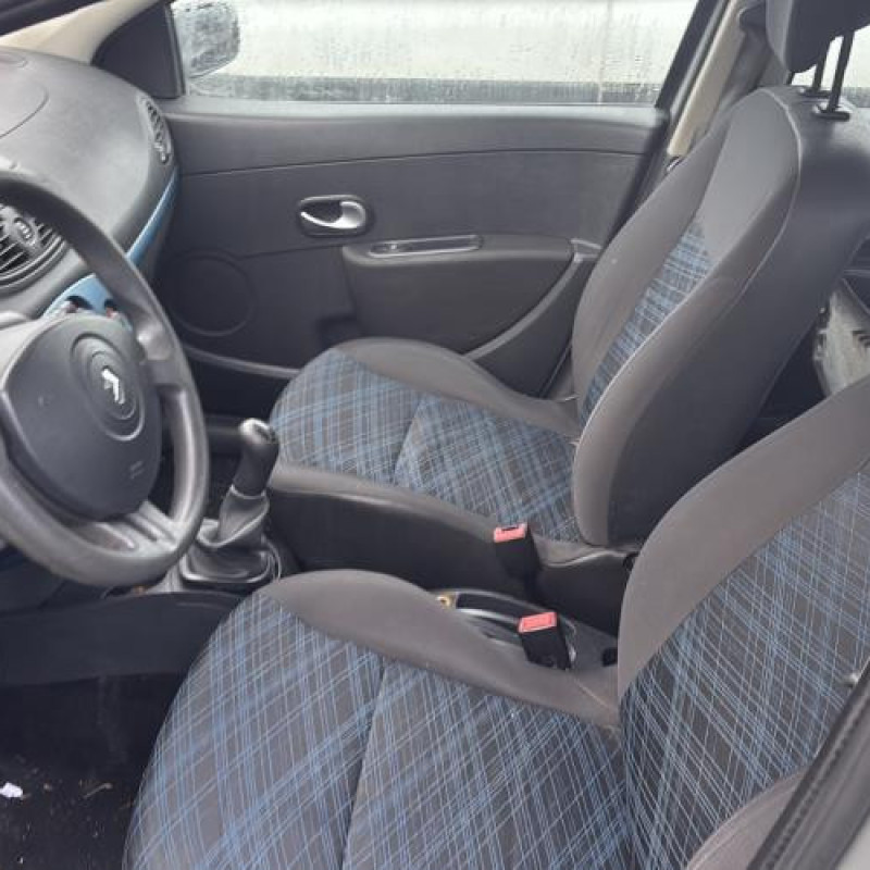 Volant RENAULT CLIO 3 Photo n°15