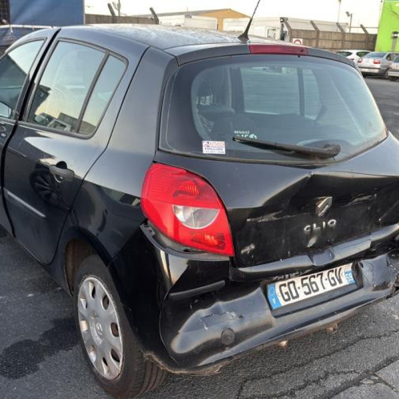 Attache ceinture avant droit RENAULT CLIO 3 Photo n°7