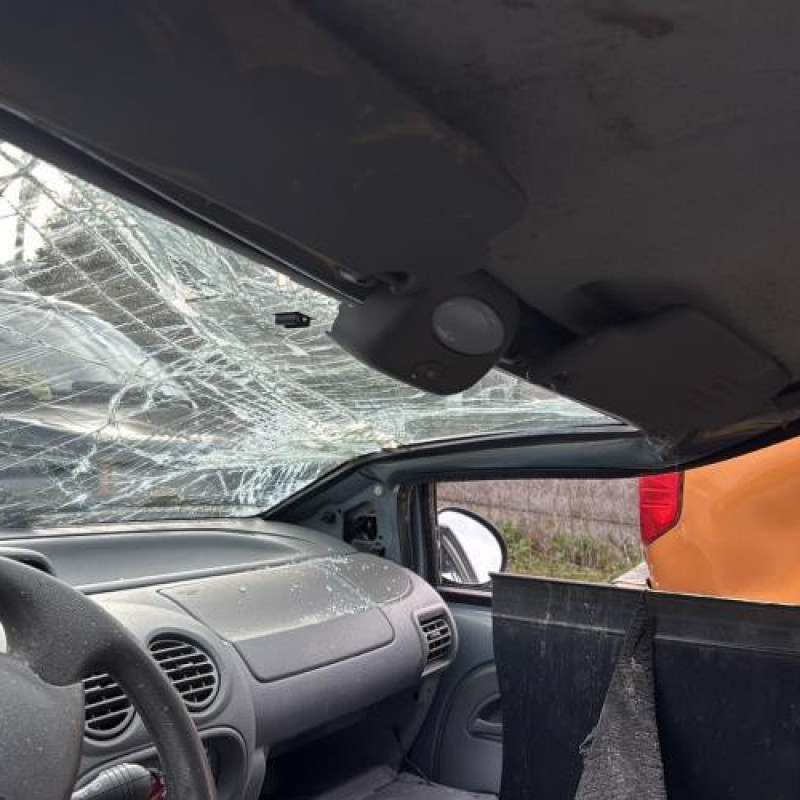 Vitre avant gauche RENAULT TWINGO 1 Photo n°16