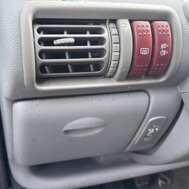 Vitre avant gauche RENAULT TWINGO 1 Photo n°18