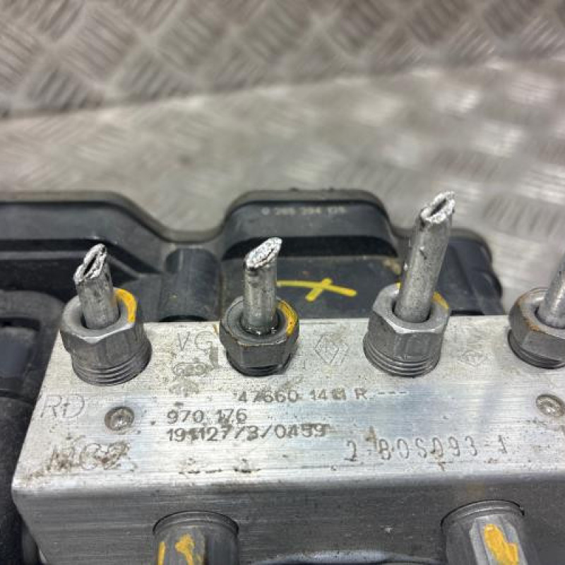 Bloc ABS (freins anti-blocage) RENAULT CLIO 5 Photo n°3