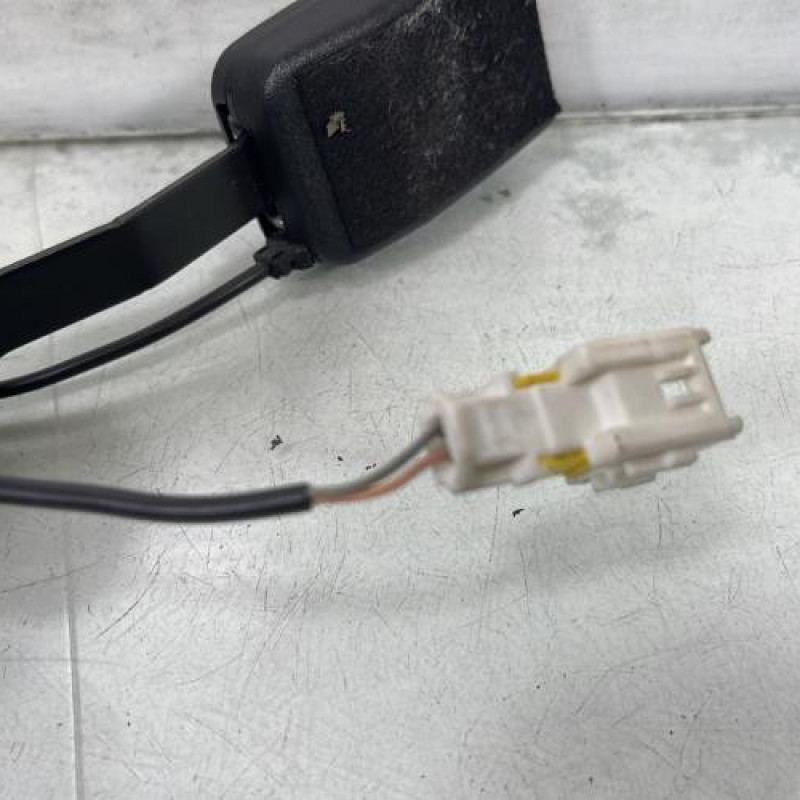 Attache ceinture avant gauche PEUGEOT 207 Photo n°4