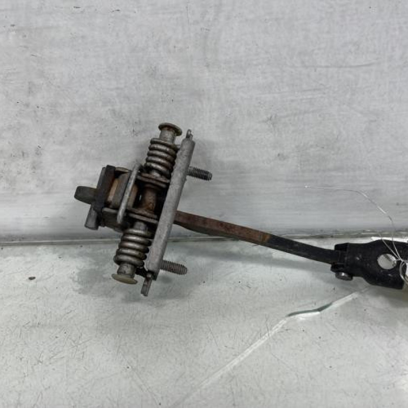 Arret de porte arriere gauche PEUGEOT 3008 1 Photo n°1