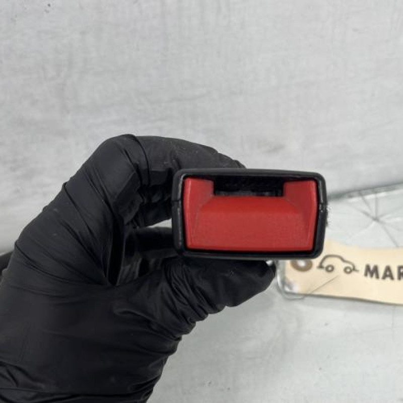 Attache ceinture arriere droit PEUGEOT 3008 1 Photo n°2