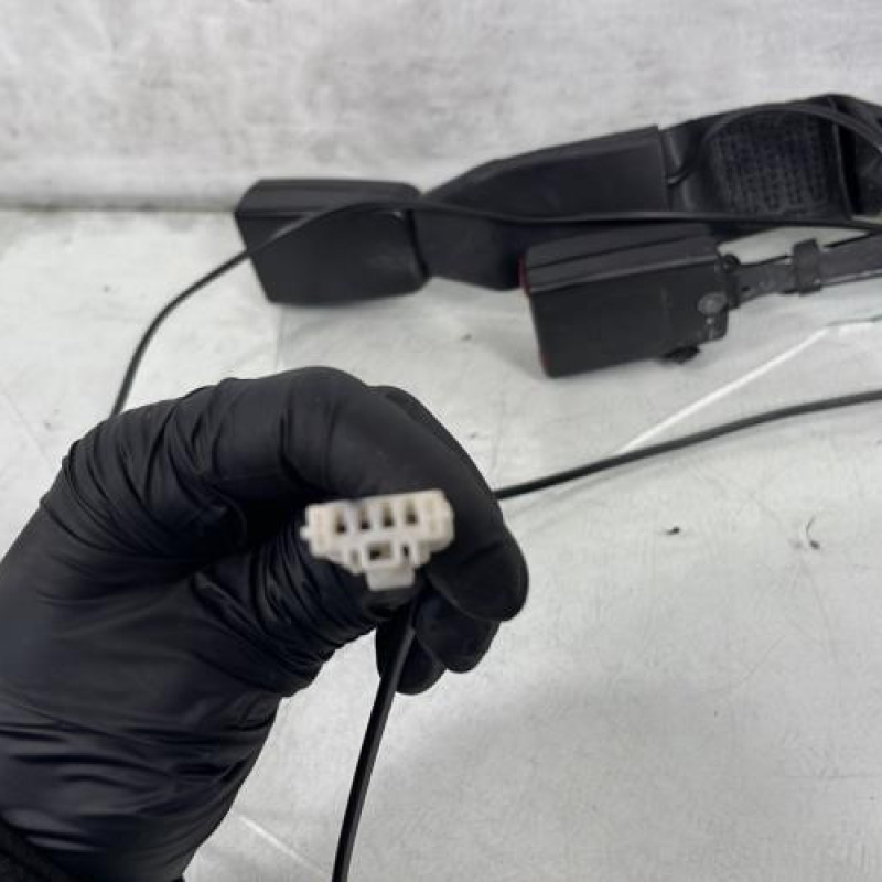 Attache ceinture arriere droit PEUGEOT 3008 1 Photo n°5