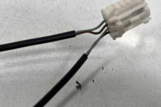 Attache ceinture arriere droit PEUGEOT 3008 1