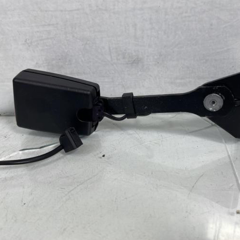 Attache ceinture arriere gauche PEUGEOT 3008 1 Photo n°3