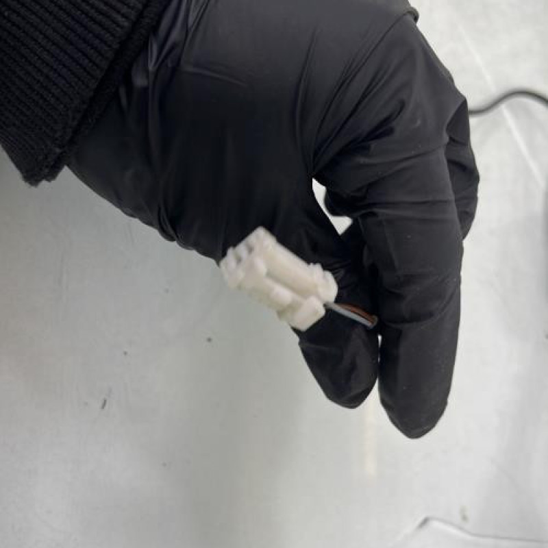 Attache ceinture arriere gauche PEUGEOT 3008 1 Photo n°4