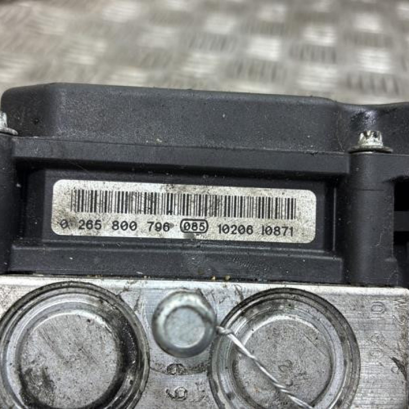 Bloc ABS (freins anti-blocage) OPEL CORSA D Photo n°4