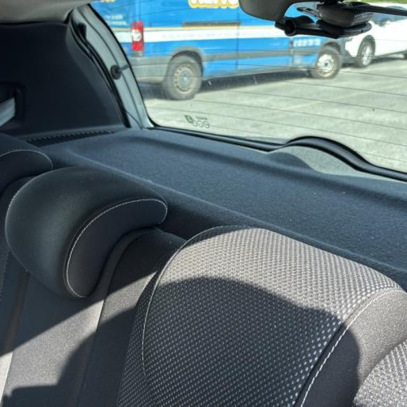 Attache ceinture arriere droit RENAULT CLIO 2 CAMPUS Photo n°14