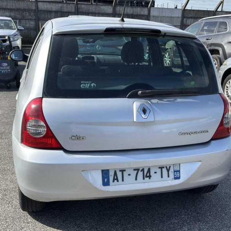 Attache ceinture arriere gauche RENAULT CLIO 2 CAMPUS Photo n°8