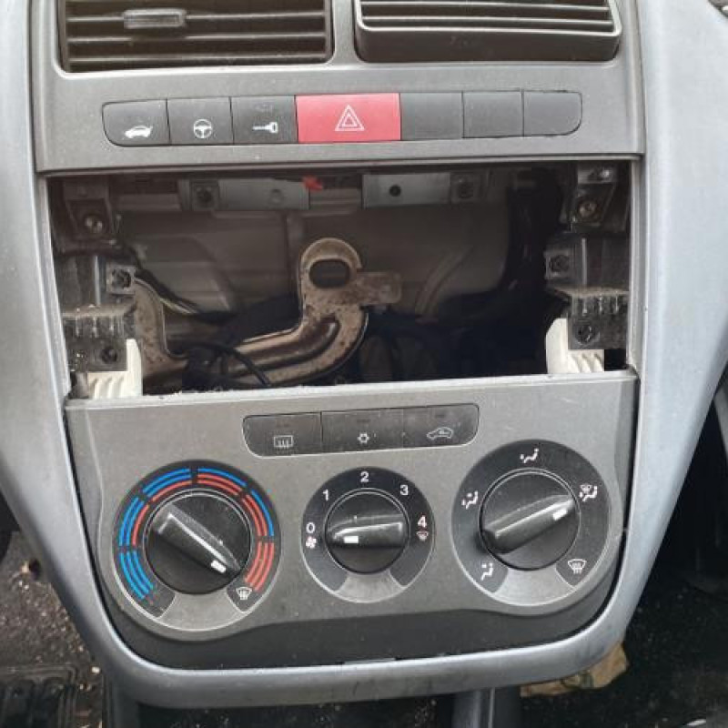 Amortisseur avant droit FIAT GRANDE PUNTO Photo n°20