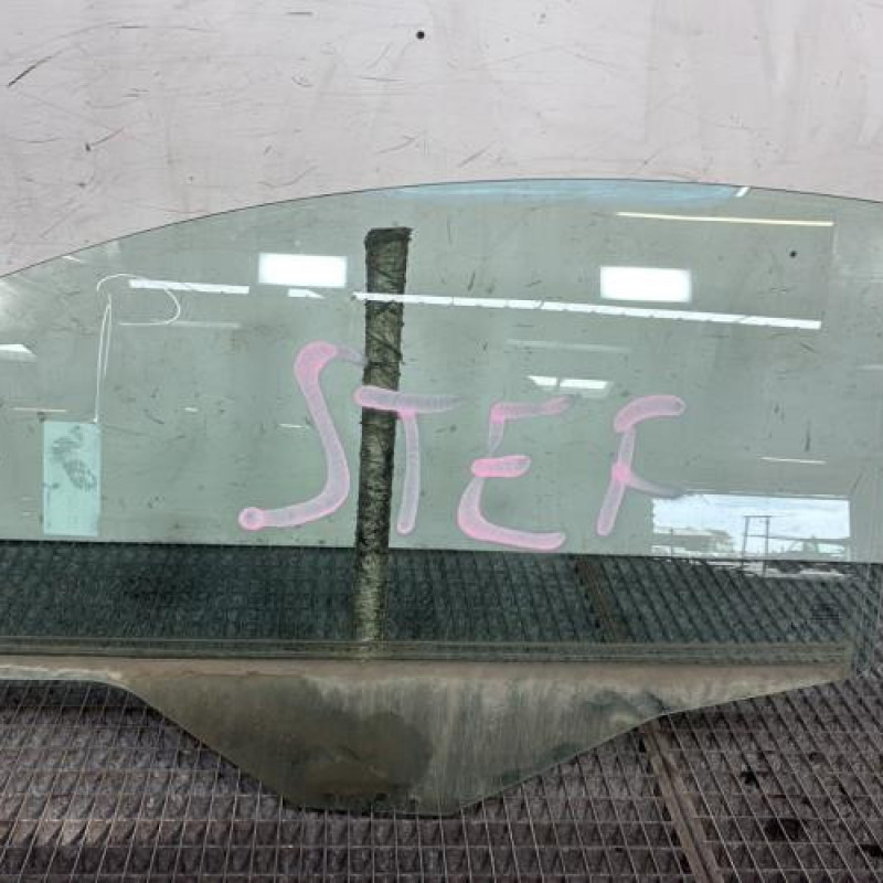 Vitre avant gauche FORD KA 2 Photo n°1