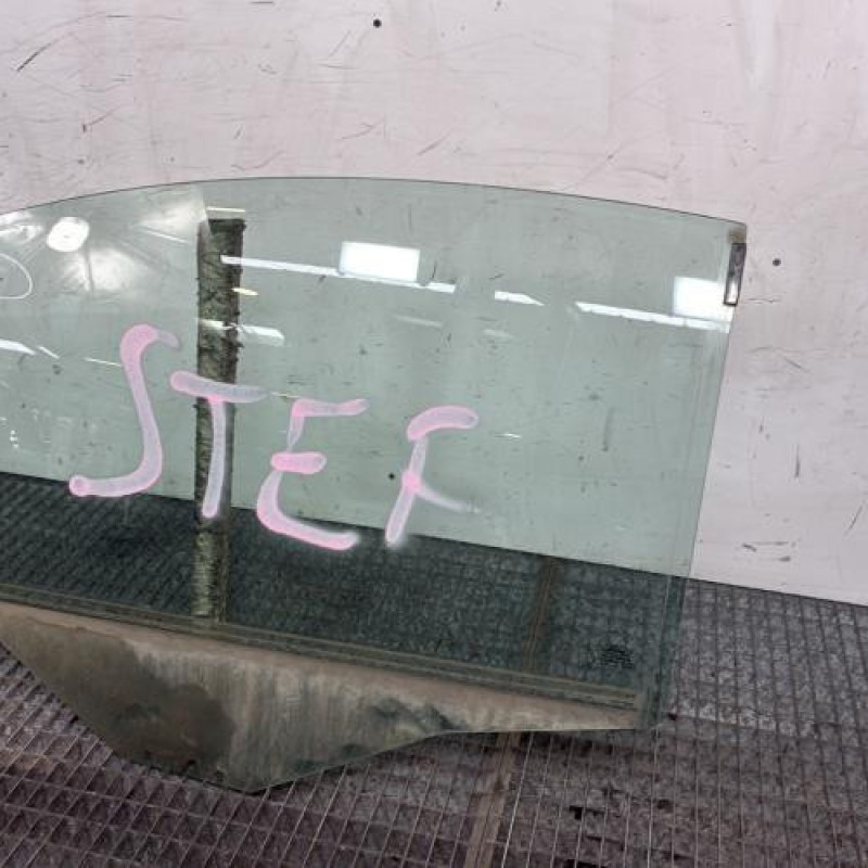 Vitre avant gauche FORD KA 2 Photo n°3