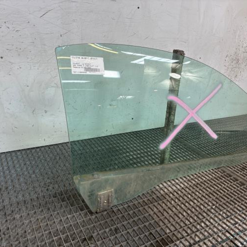 Vitre avant droit PEUGEOT 206 Photo n°3