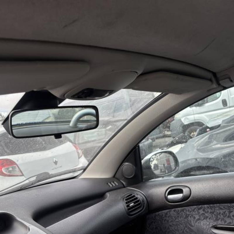 Attache ceinture avant gauche PEUGEOT 206 Photo n°19