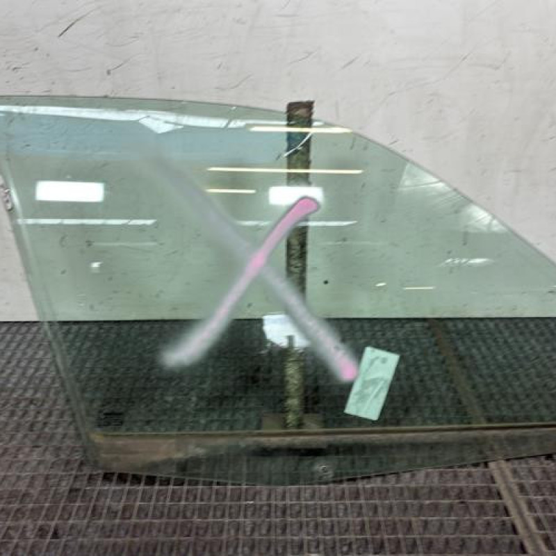Vitre avant droit RENAULT CLIO 2 Photo n°1