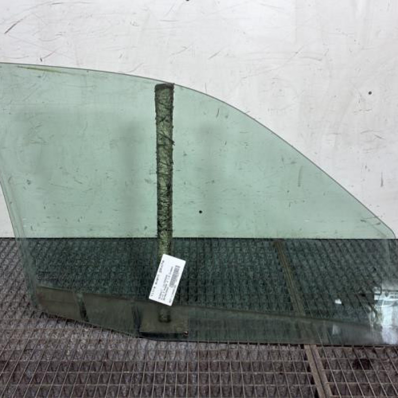 Vitre avant gauche RENAULT CLIO 2 Photo n°4