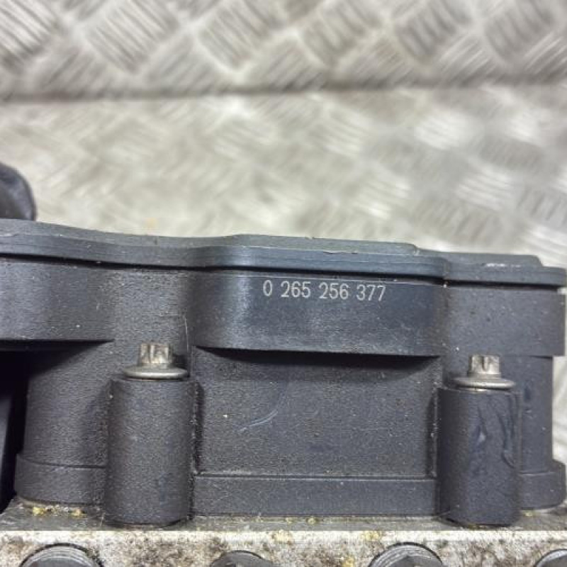 Bloc ABS (freins anti-blocage) RENAULT MASTER 3 Photo n°3