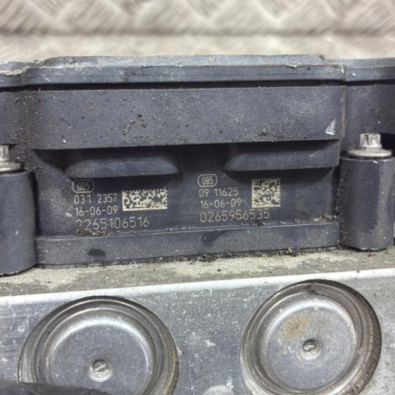 Bloc ABS (freins anti-blocage) RENAULT MASTER 3 Photo n°4