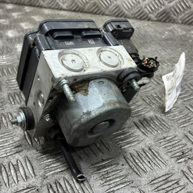 Bloc ABS (freins anti-blocage) PEUGEOT 308 2 Photo n°2