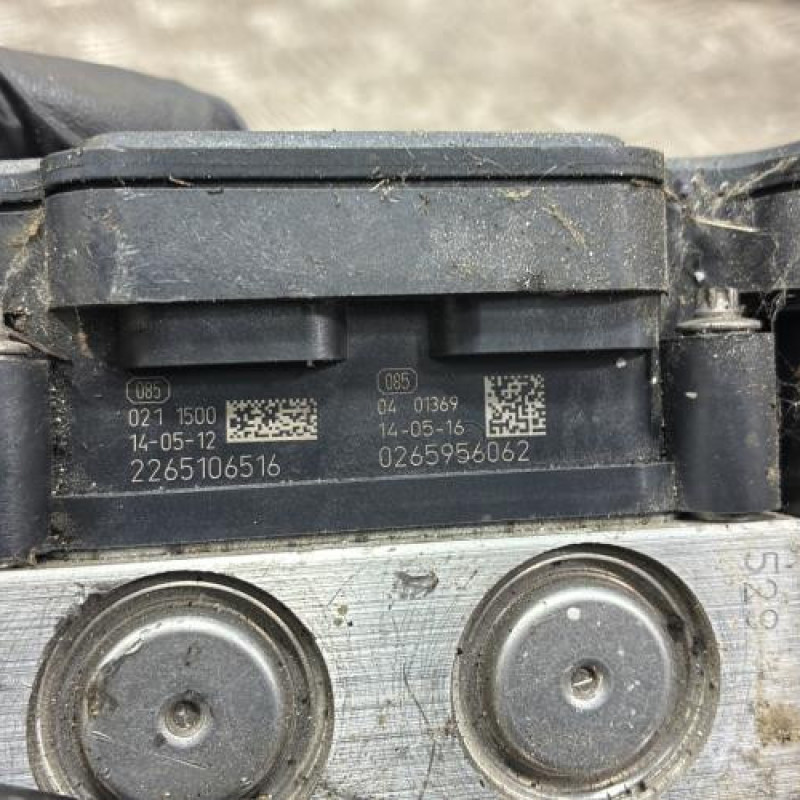 Bloc ABS (freins anti-blocage) PEUGEOT 308 2 Photo n°3