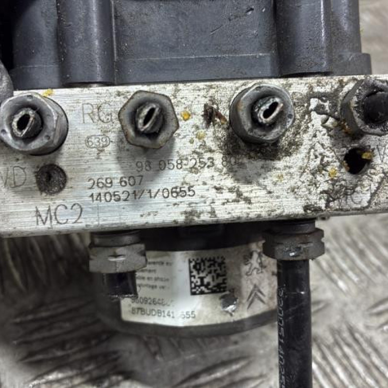 Bloc ABS (freins anti-blocage) PEUGEOT 308 2 Photo n°5