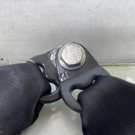 Attache ceinture arriere droit DACIA SANDERO 2