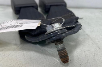 Attache ceinture arriere droit DACIA SANDERO 2