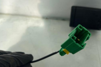 Attache ceinture avant gauche DACIA SANDERO 2