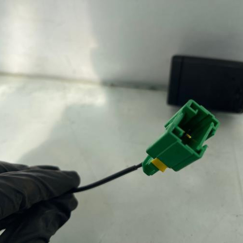 Attache ceinture avant gauche DACIA SANDERO 2 Photo n°3