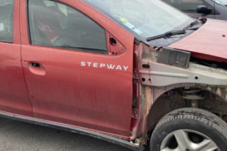 Attache ceinture avant gauche DACIA SANDERO 2