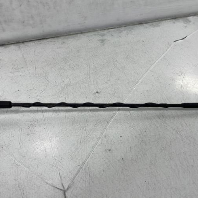Antenne FIAT PUNTO EVO 3 Photo n°4