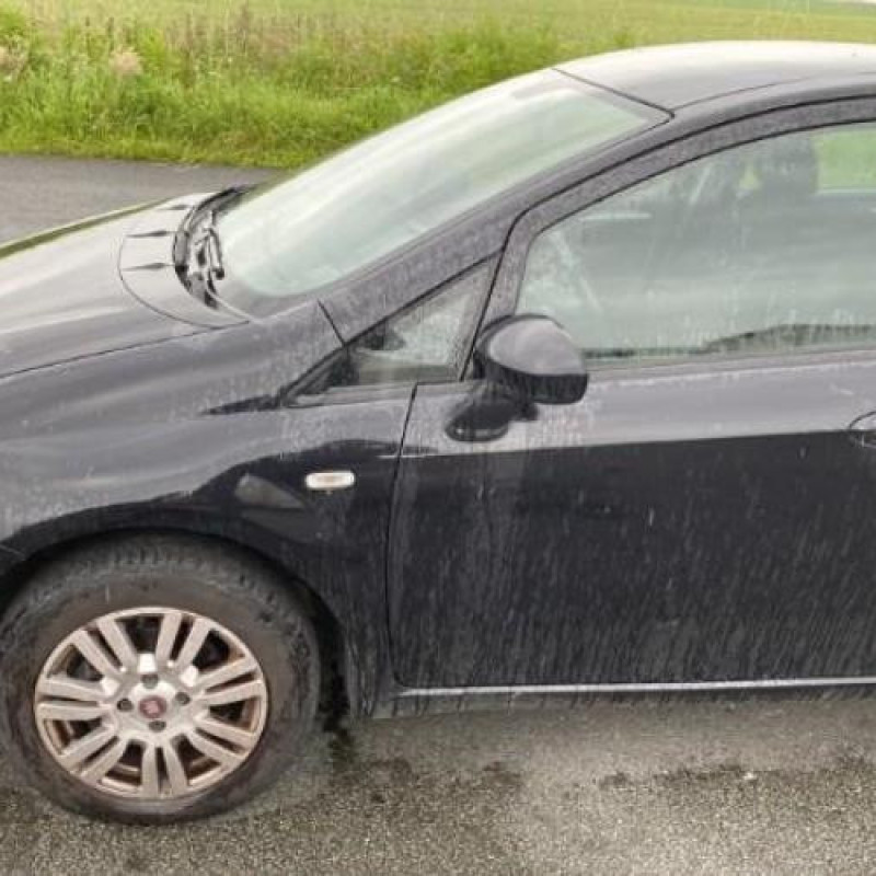 Antenne FIAT PUNTO EVO 3 Photo n°19