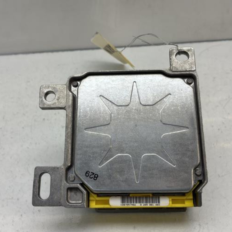 Boitier air bag RENAULT CLIO 2 Photo n°3