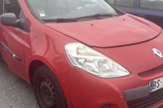 Attache ceinture arriere gauche RENAULT CLIO 3