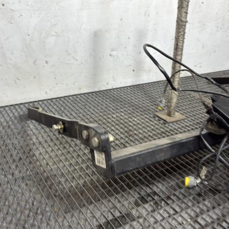 Attelage (boule de remorquage) RENAULT MEGANE 3 Photo n°2