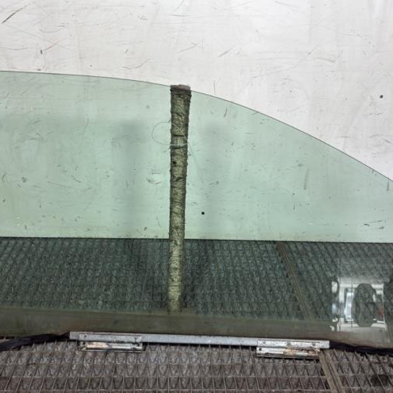 Vitre avant gauche RENAULT TWINGO 1 Photo n°4